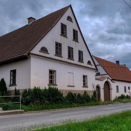 Apartmány v broumovském statku Exterior foto