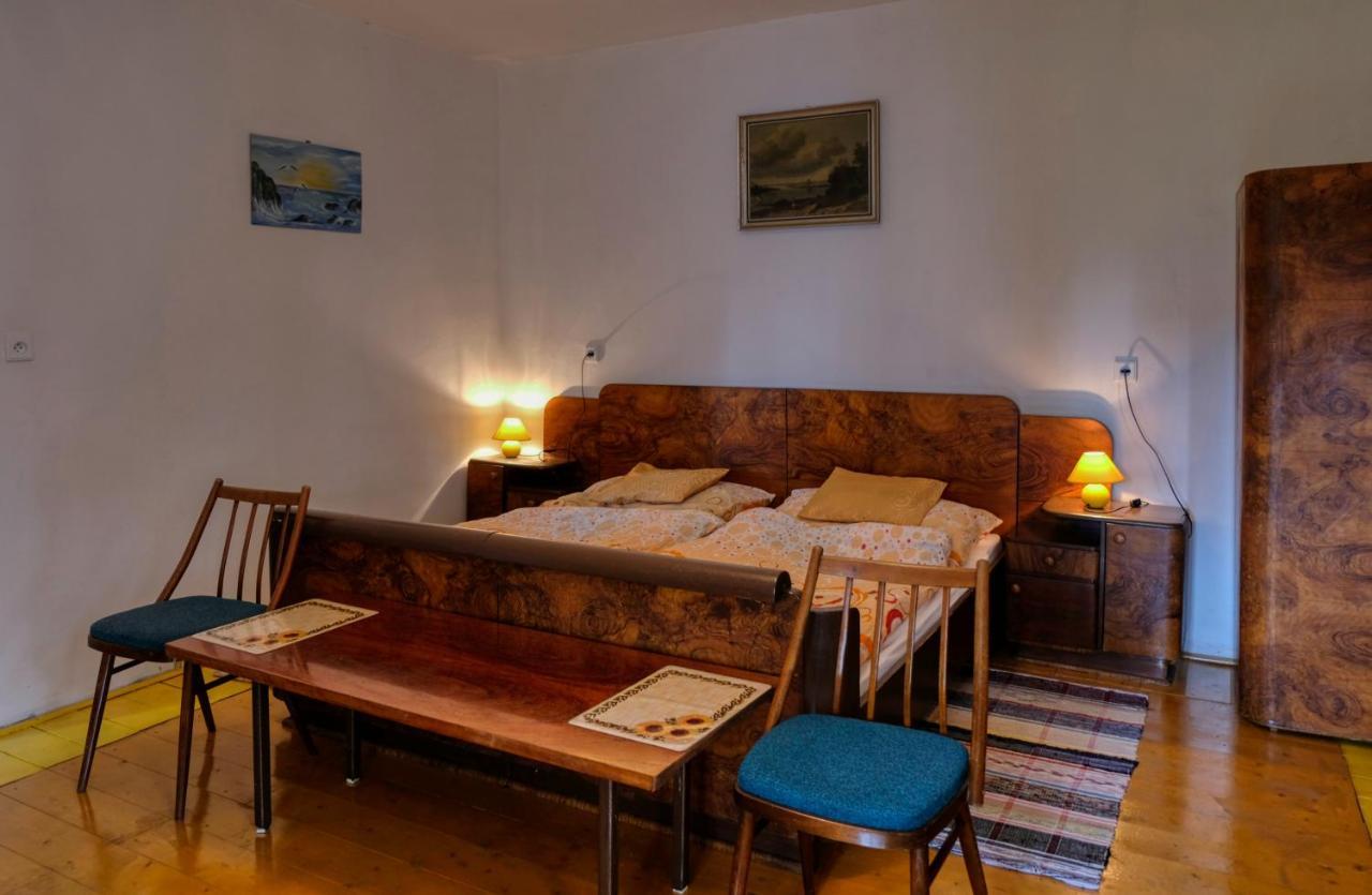 Apartmány v broumovském statku Exterior foto