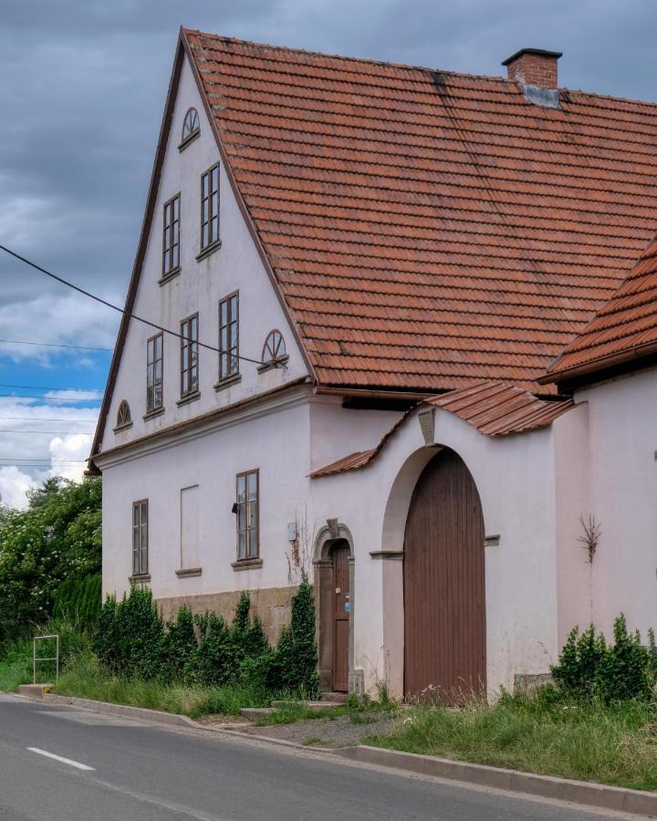 Apartmány v broumovském statku Exterior foto