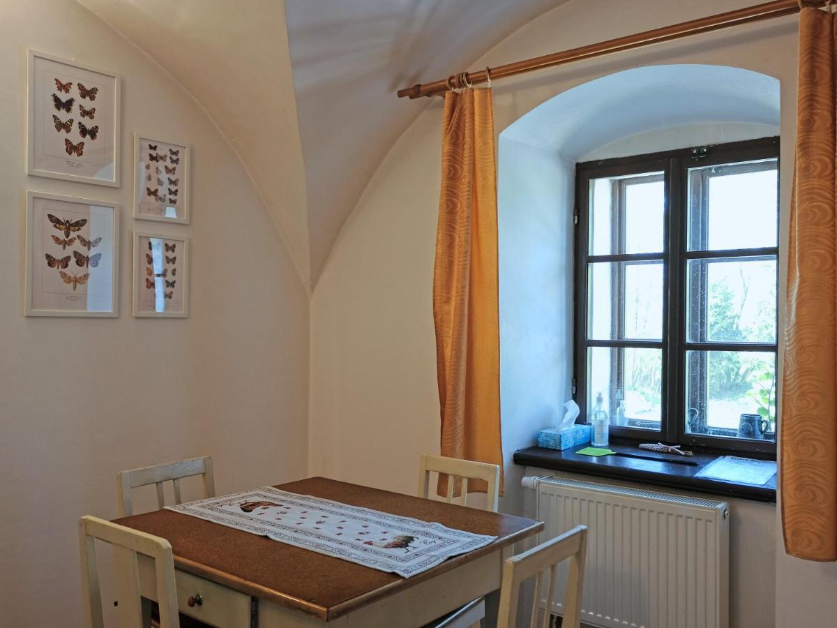 Apartmány v broumovském statku Exterior foto