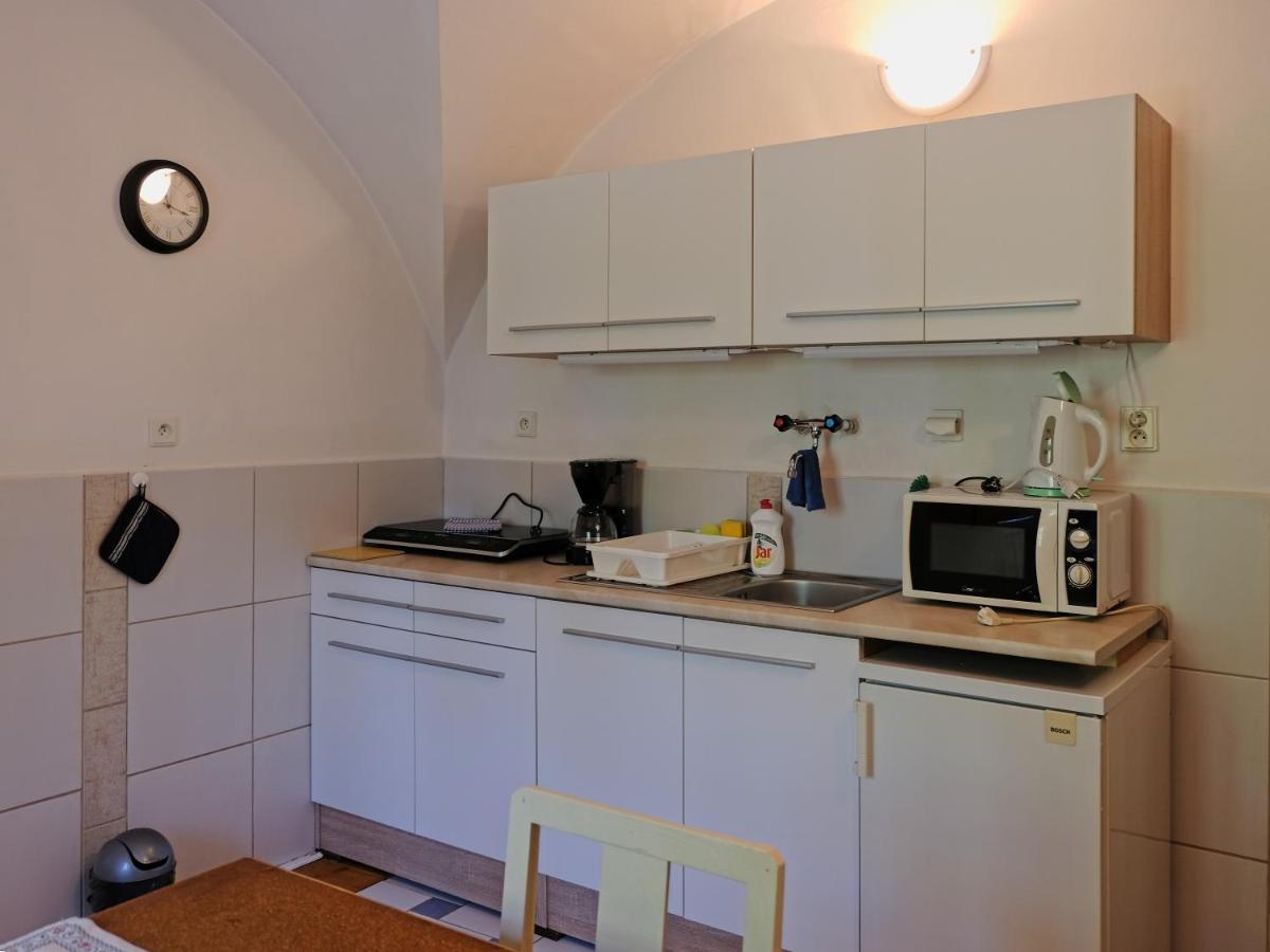Apartmány v broumovském statku Exterior foto